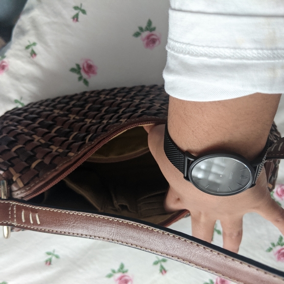 Genuine leather, wicker style bag. - Picture 4 of 4